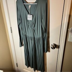 Kate Quinn Green Long Sleeve Dress